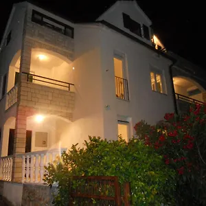 Apartman Yvonne, Trogir